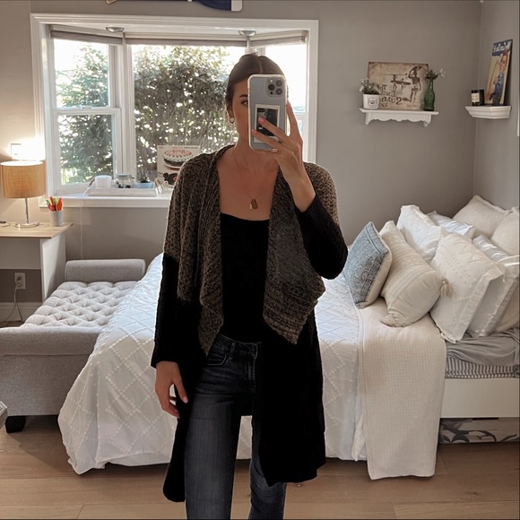 Sweater - Picture 3 of 8